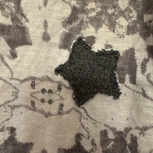 Perfect condition Lisa Todd Pop Star sweater, medium - Picture 3 of 8